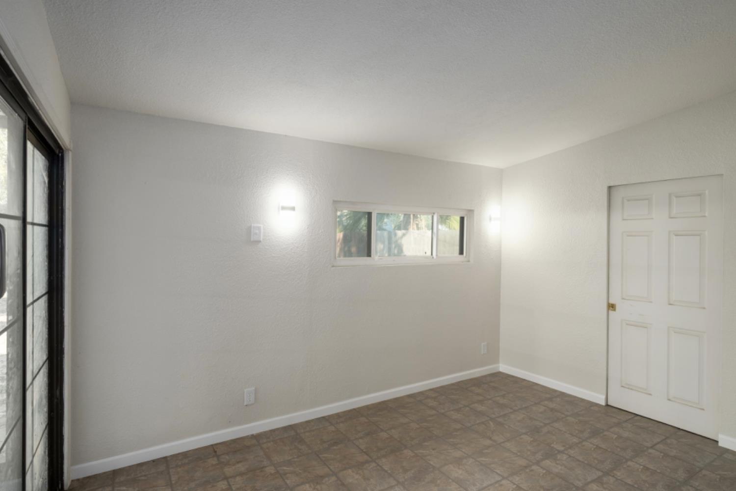 501 E Princeton Ave, Dinuba, CA 93618