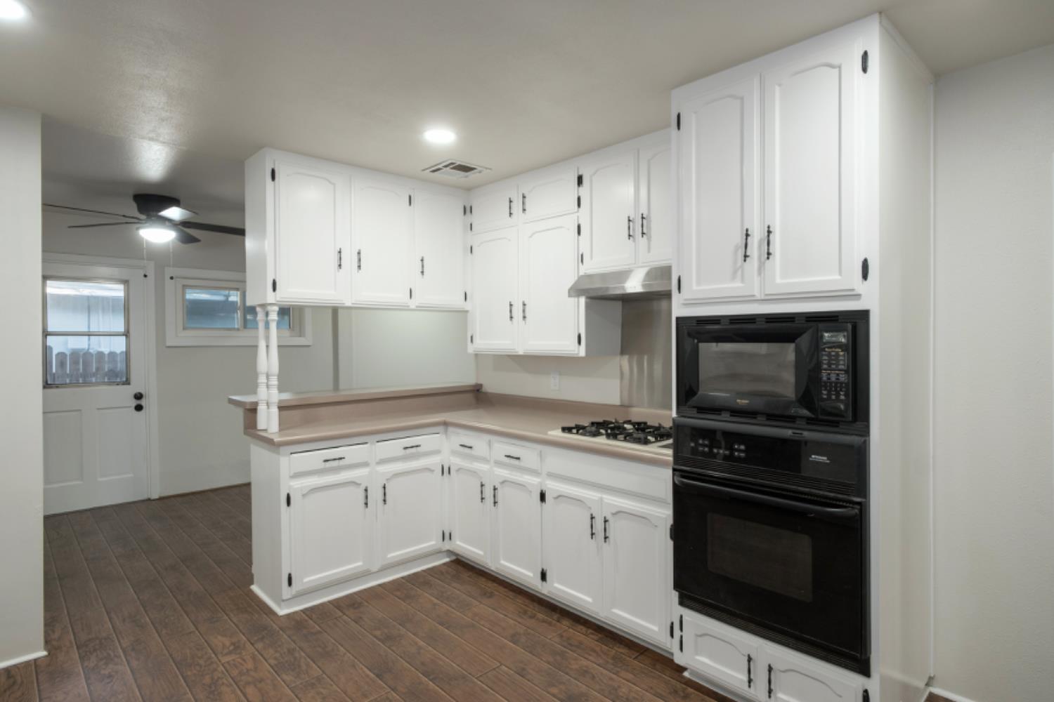 501 E Princeton Ave, Dinuba, CA 93618