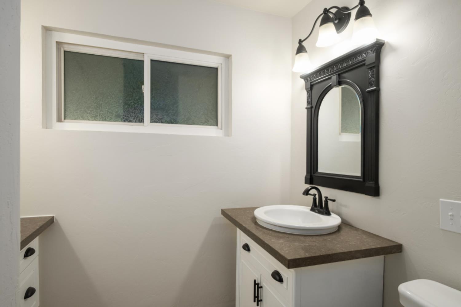 501 E Princeton Ave, Dinuba, CA 93618