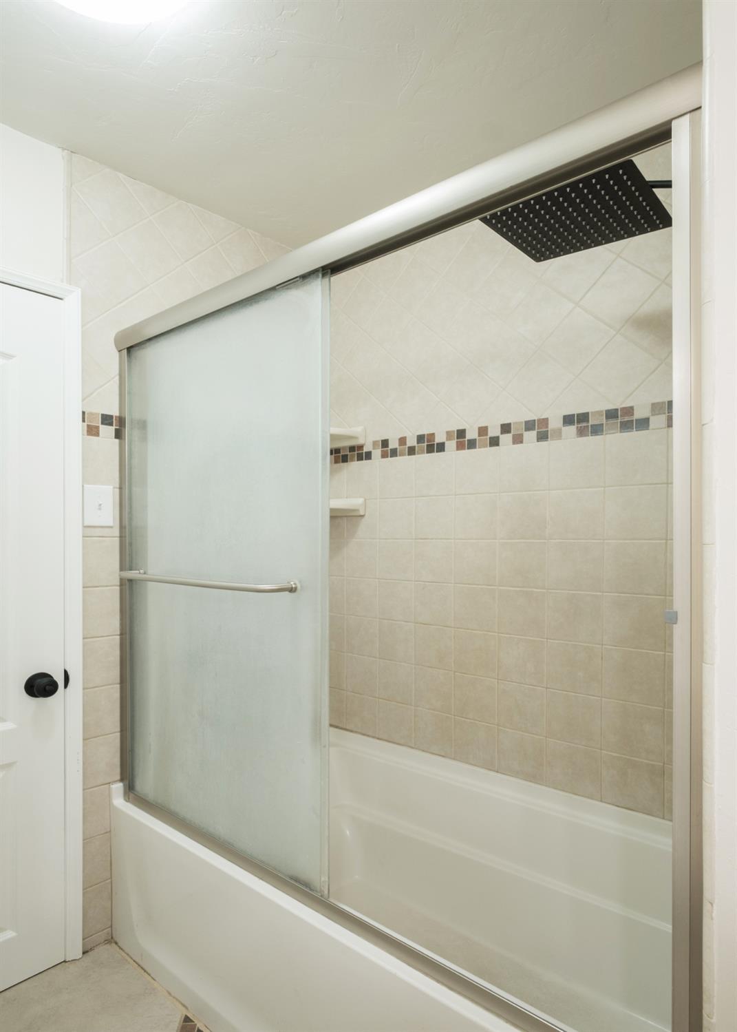 501 E Princeton Ave, Dinuba, CA 93618