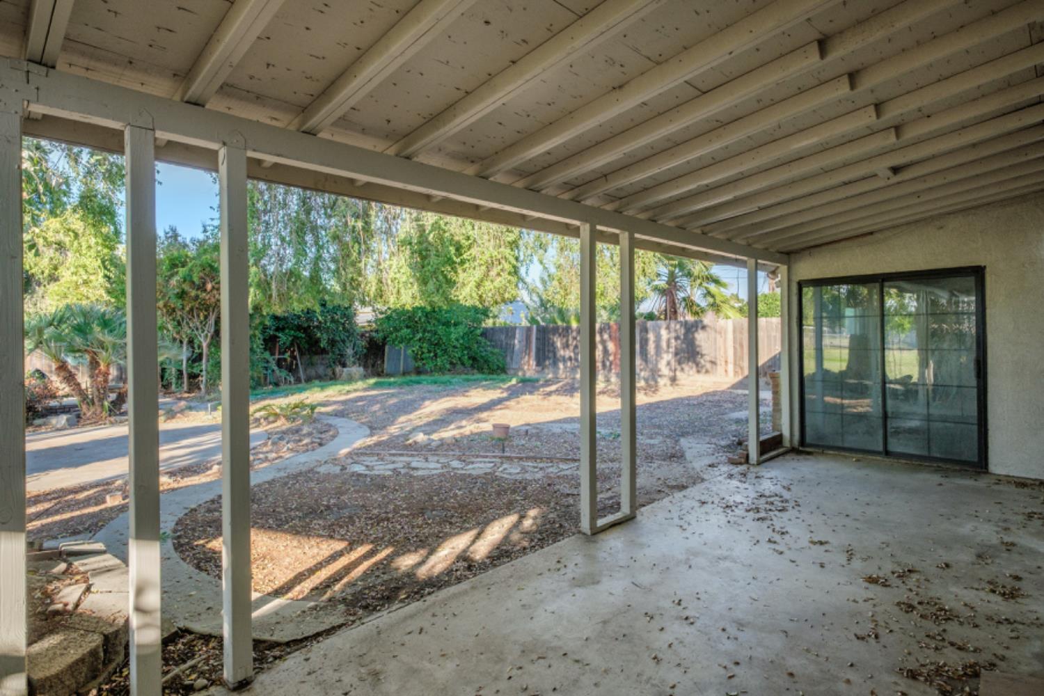 501 E Princeton Ave, Dinuba, CA 93618