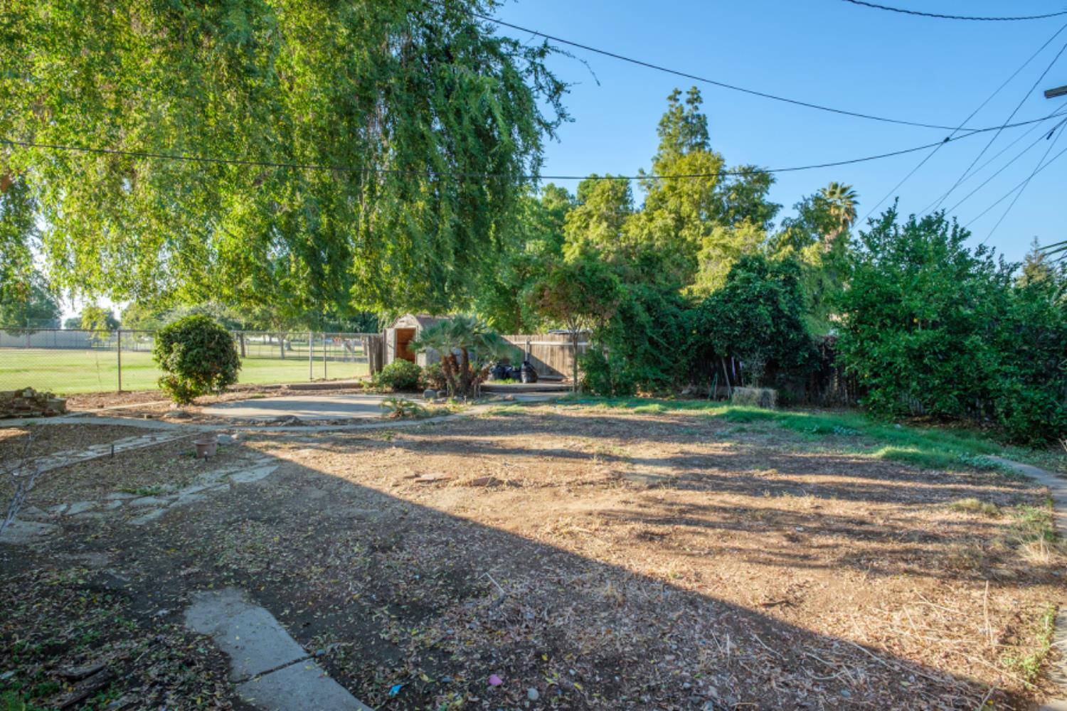 501 E Princeton Ave, Dinuba, CA 93618