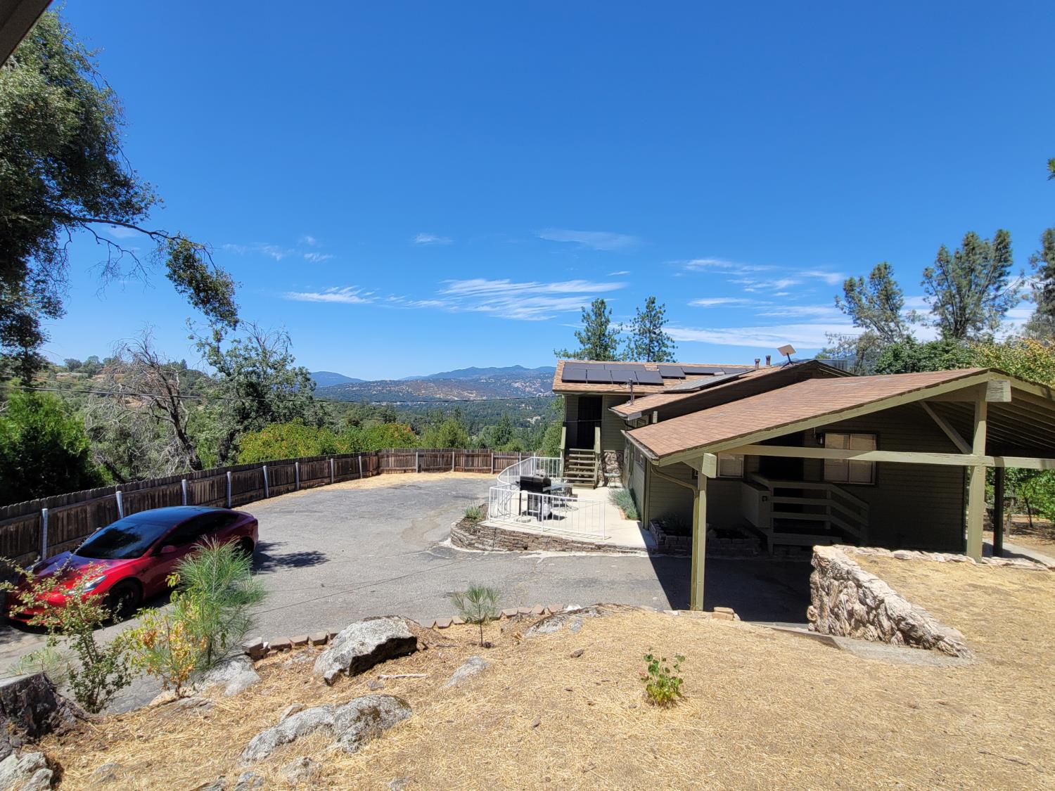 50689 Critter Creek Ln, Oakhurst, CA 93644