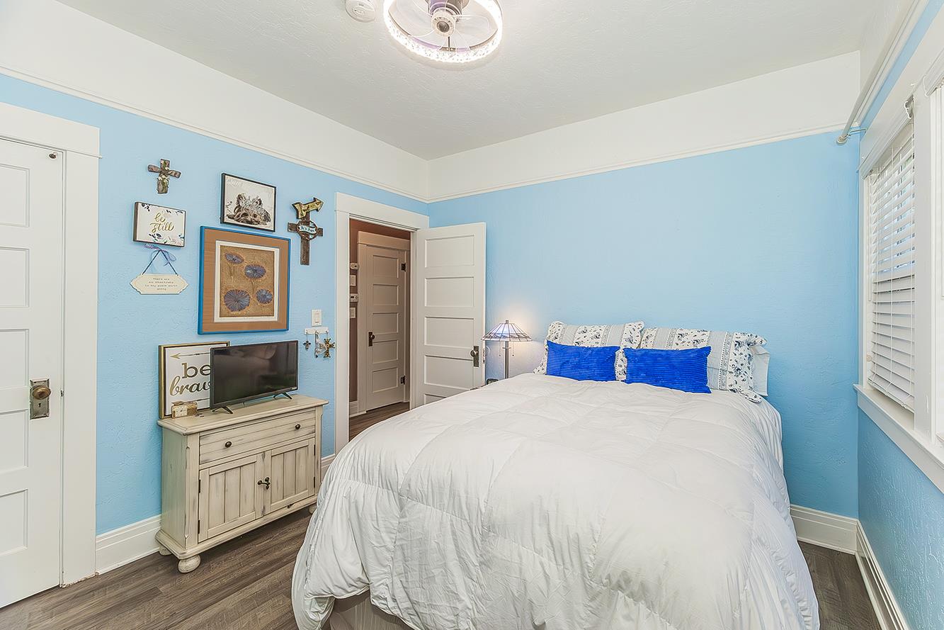 2233 14th Ave, Kingsburg, CA 93631