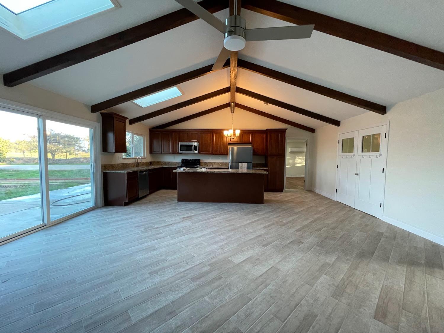 19342 E South Ave, Reedley, CA 93654