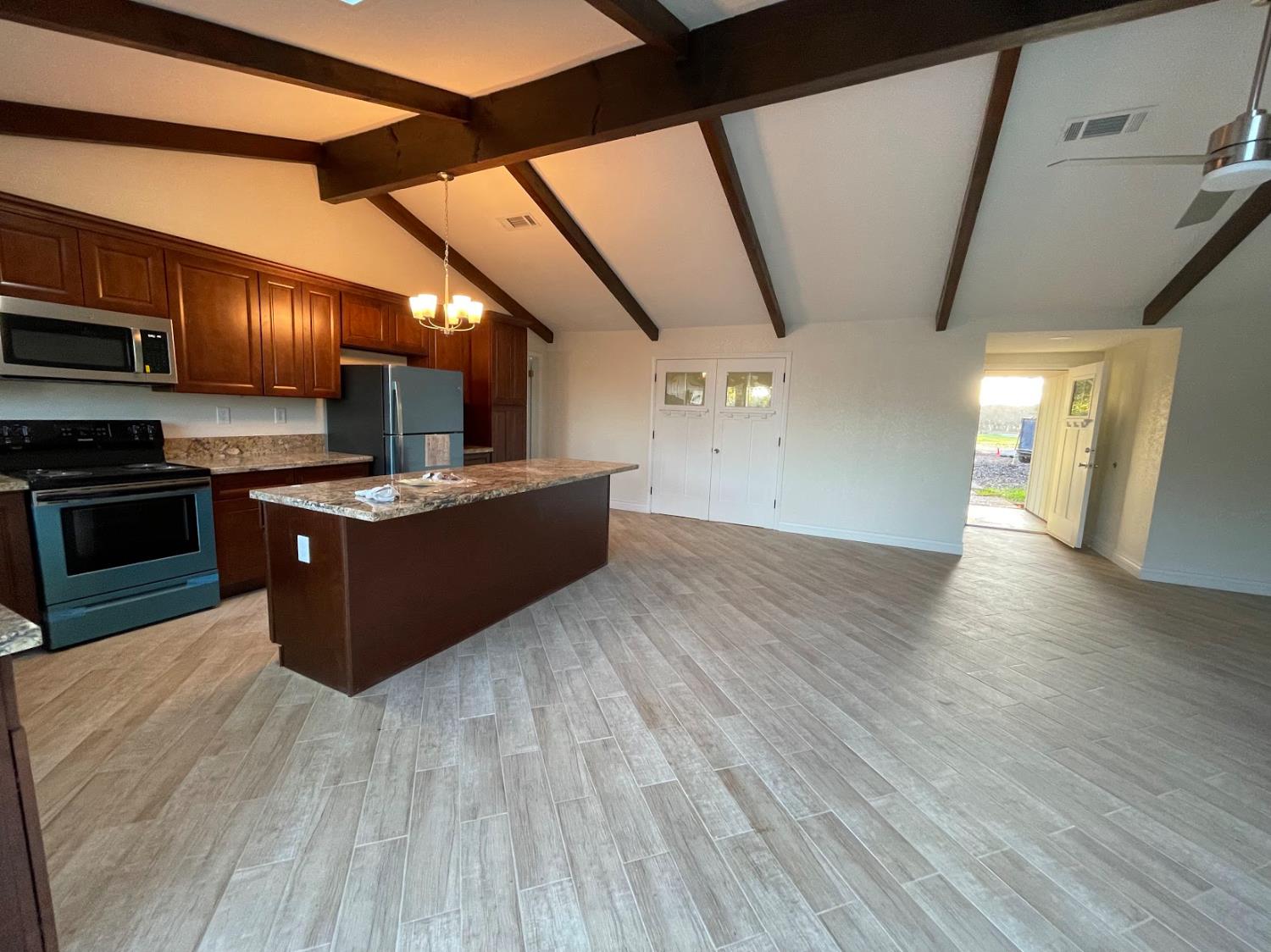 19342 E South Ave, Reedley, CA 93654