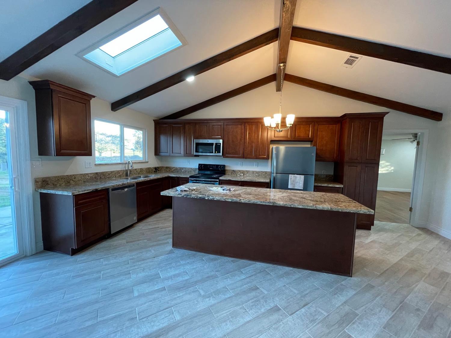 19342 E South Ave, Reedley, CA 93654