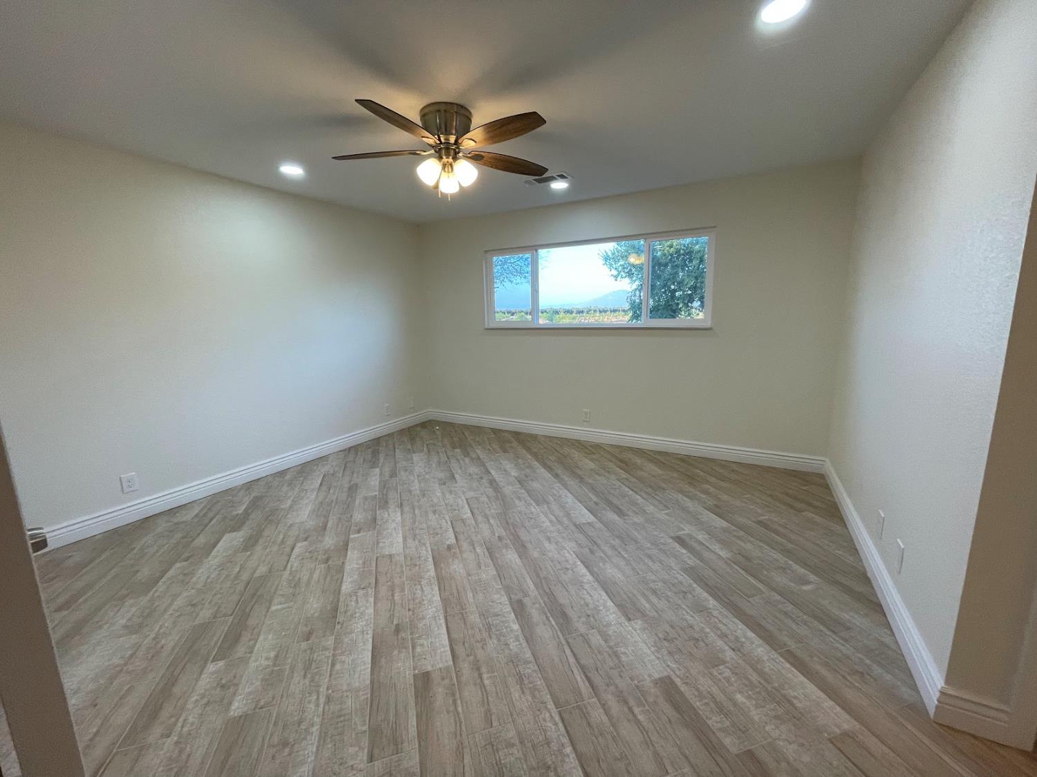 19342 E South Ave, Reedley, CA 93654