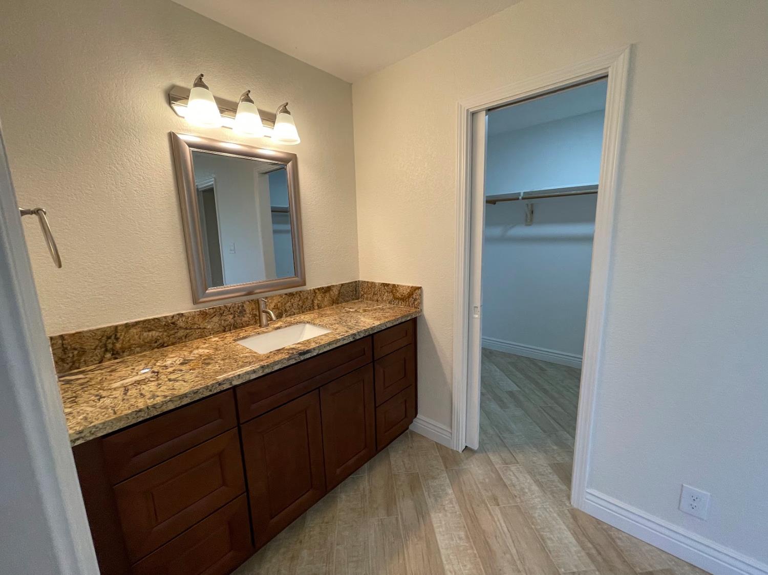 19342 E South Ave, Reedley, CA 93654