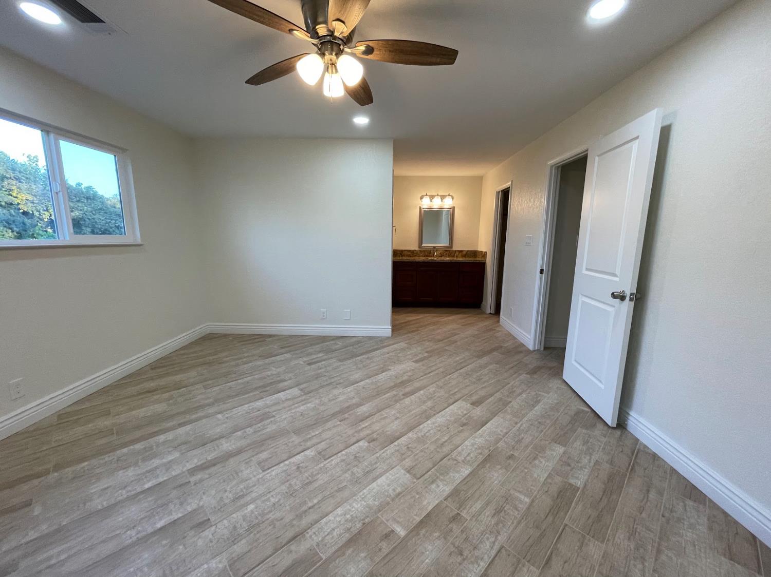 19342 E South Ave, Reedley, CA 93654