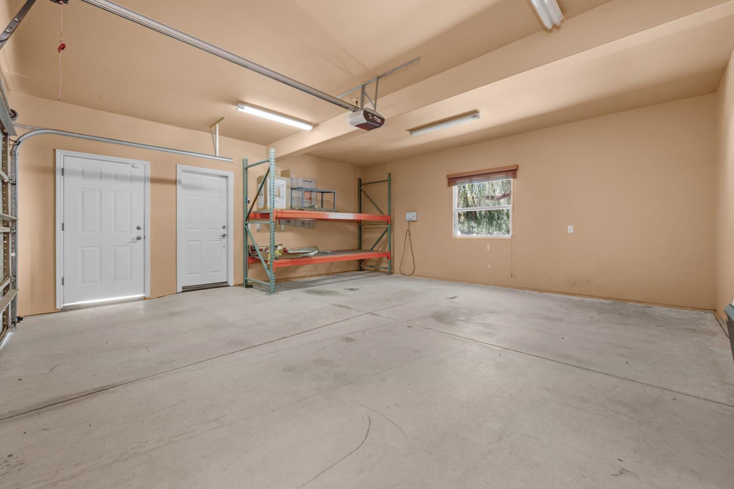 13715 E Nebraska, Kingsburg, CA 93631