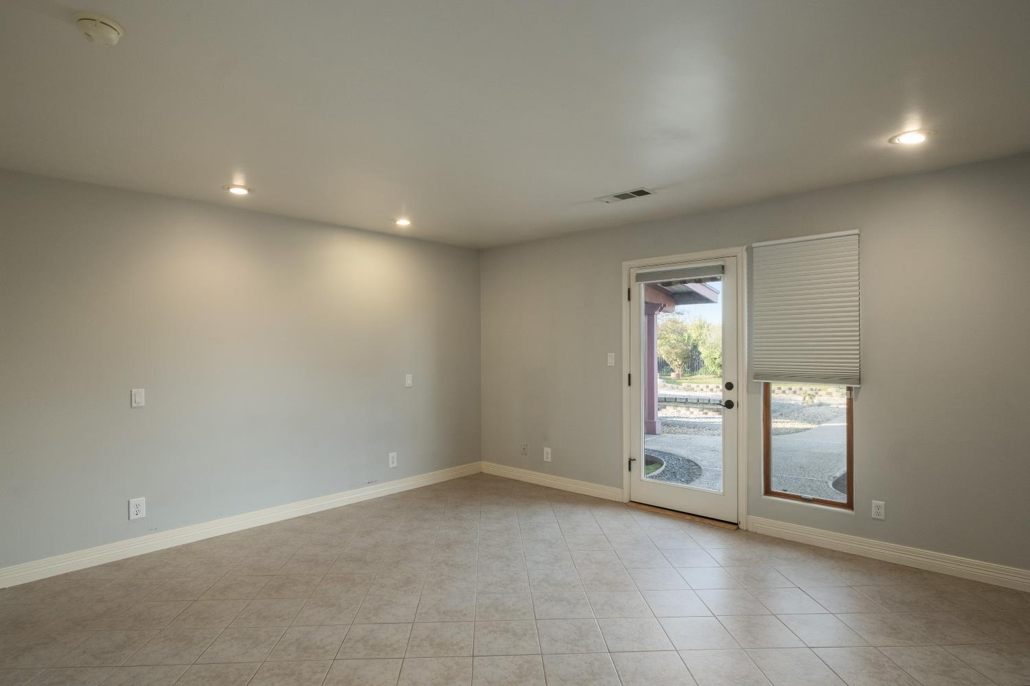 19282 E South Ave, Reedley, CA 93654