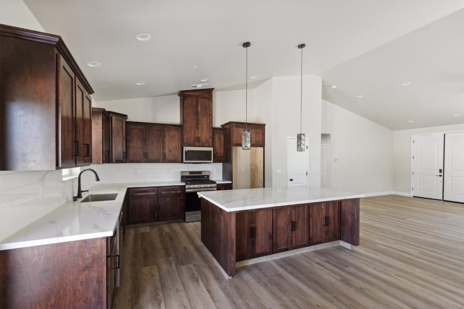 31007 Revis Rd, Coarsegold, CA 93614