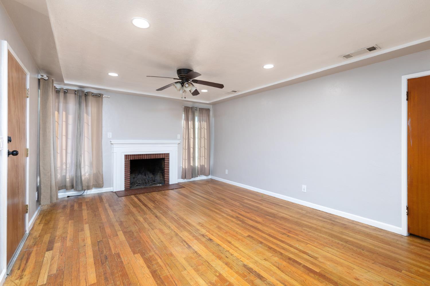 266 E Linden Ave, Reedley, CA 93654