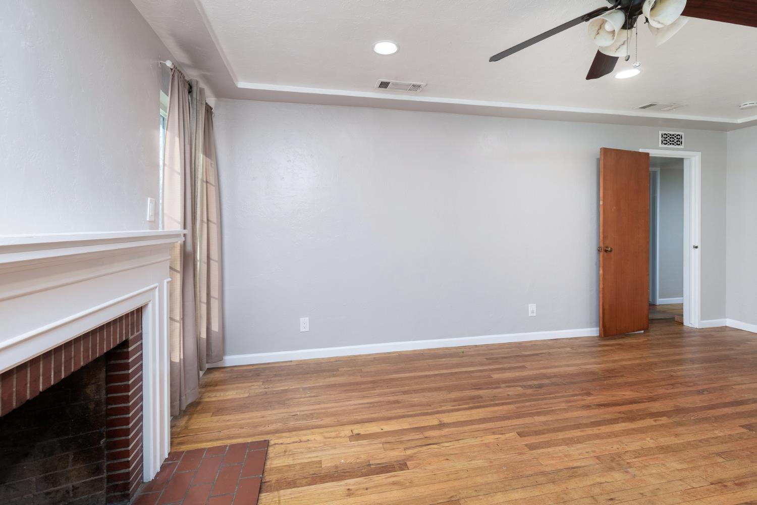 266 E Linden Ave, Reedley, CA 93654