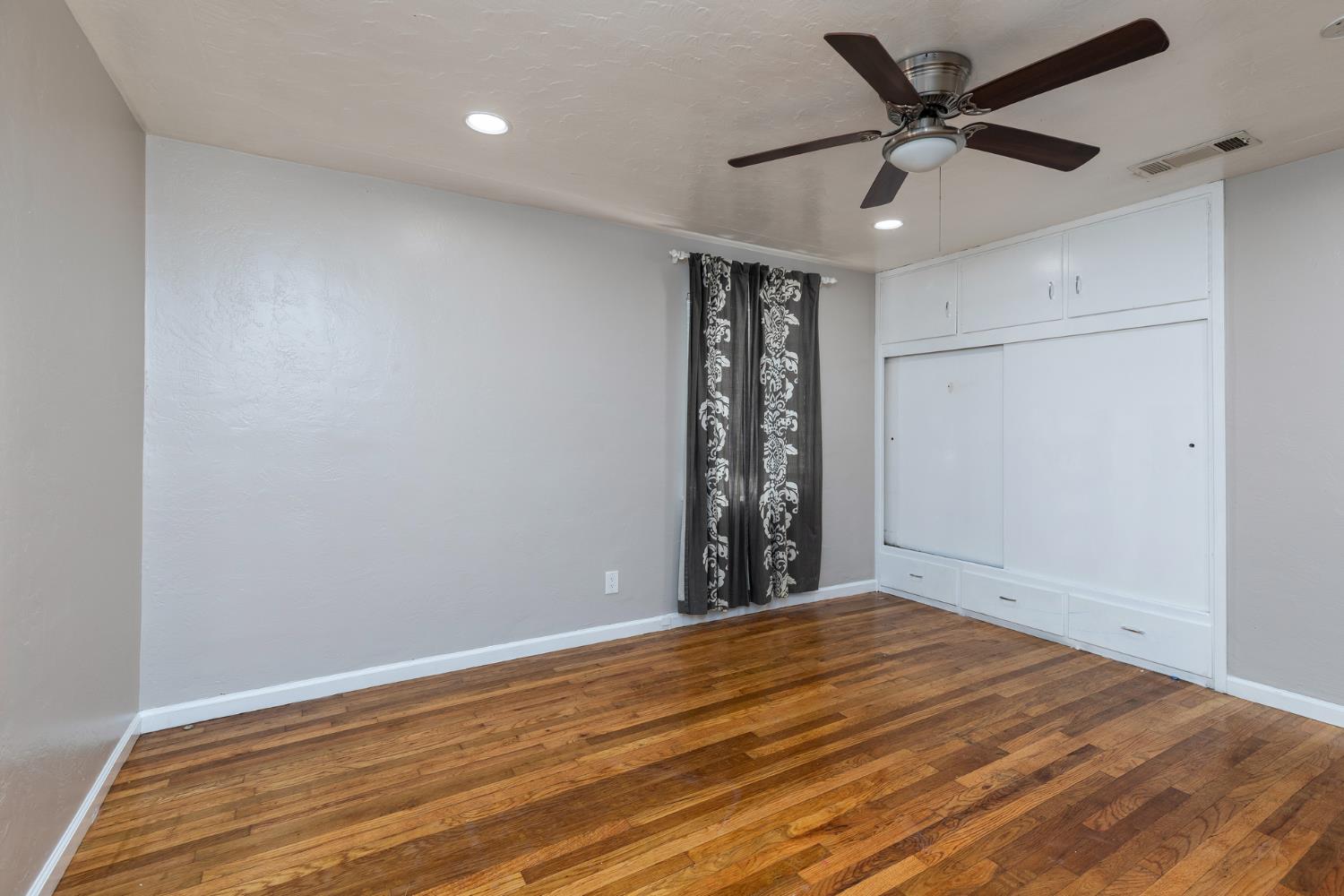 266 E Linden Ave, Reedley, CA 93654