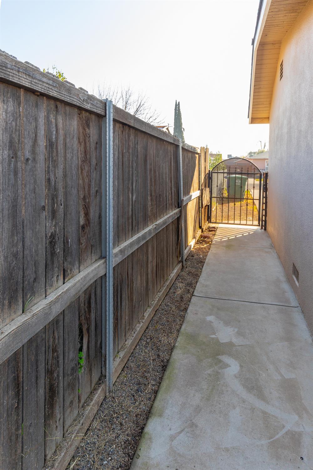 266 E Linden Ave, Reedley, CA 93654