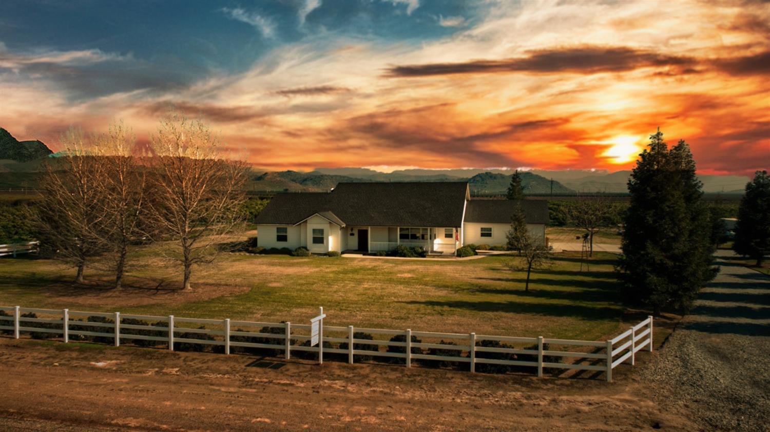 4350 Navelencia Ave, Reedley, CA 93654