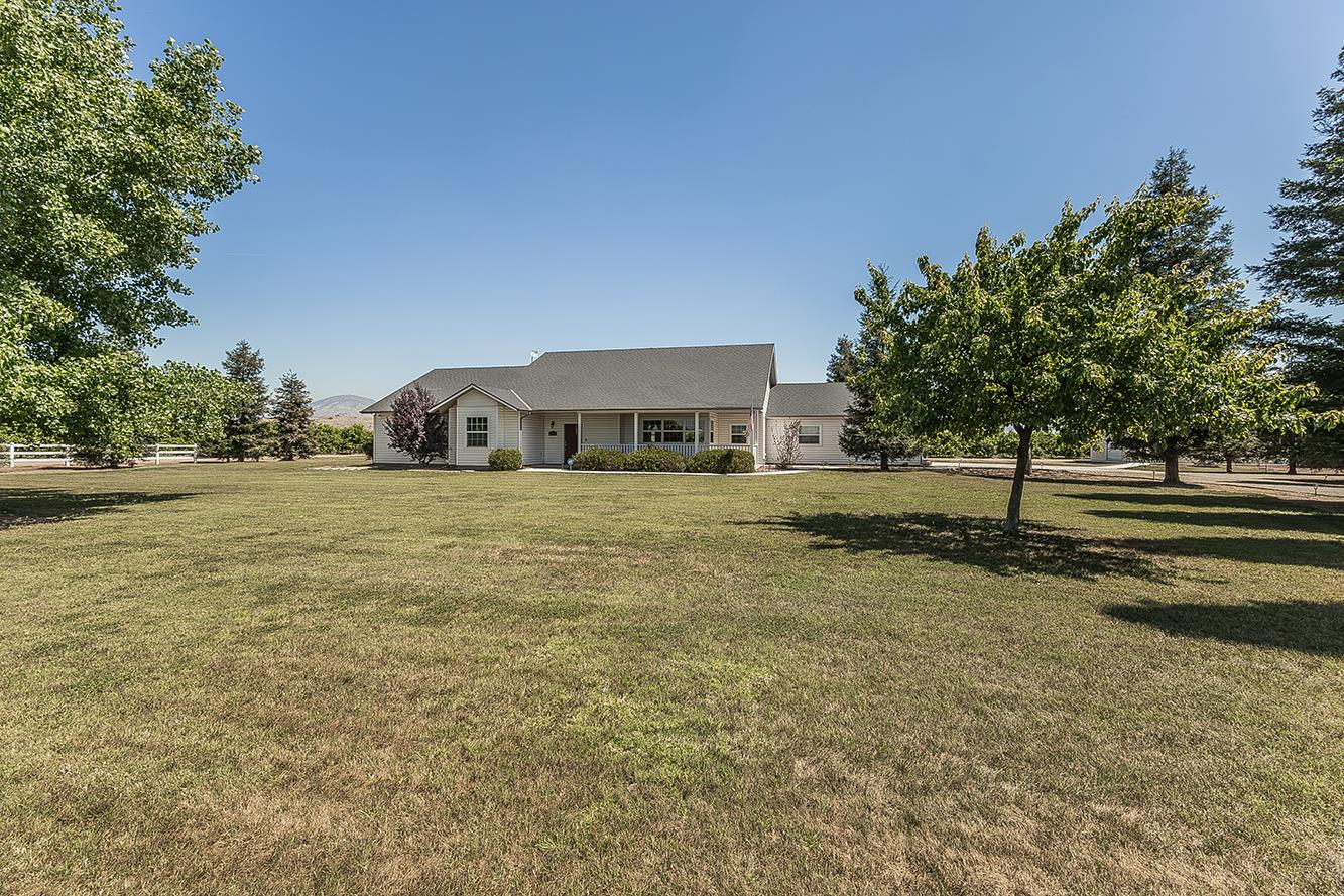 4350 Navelencia Ave, Reedley, CA 93654