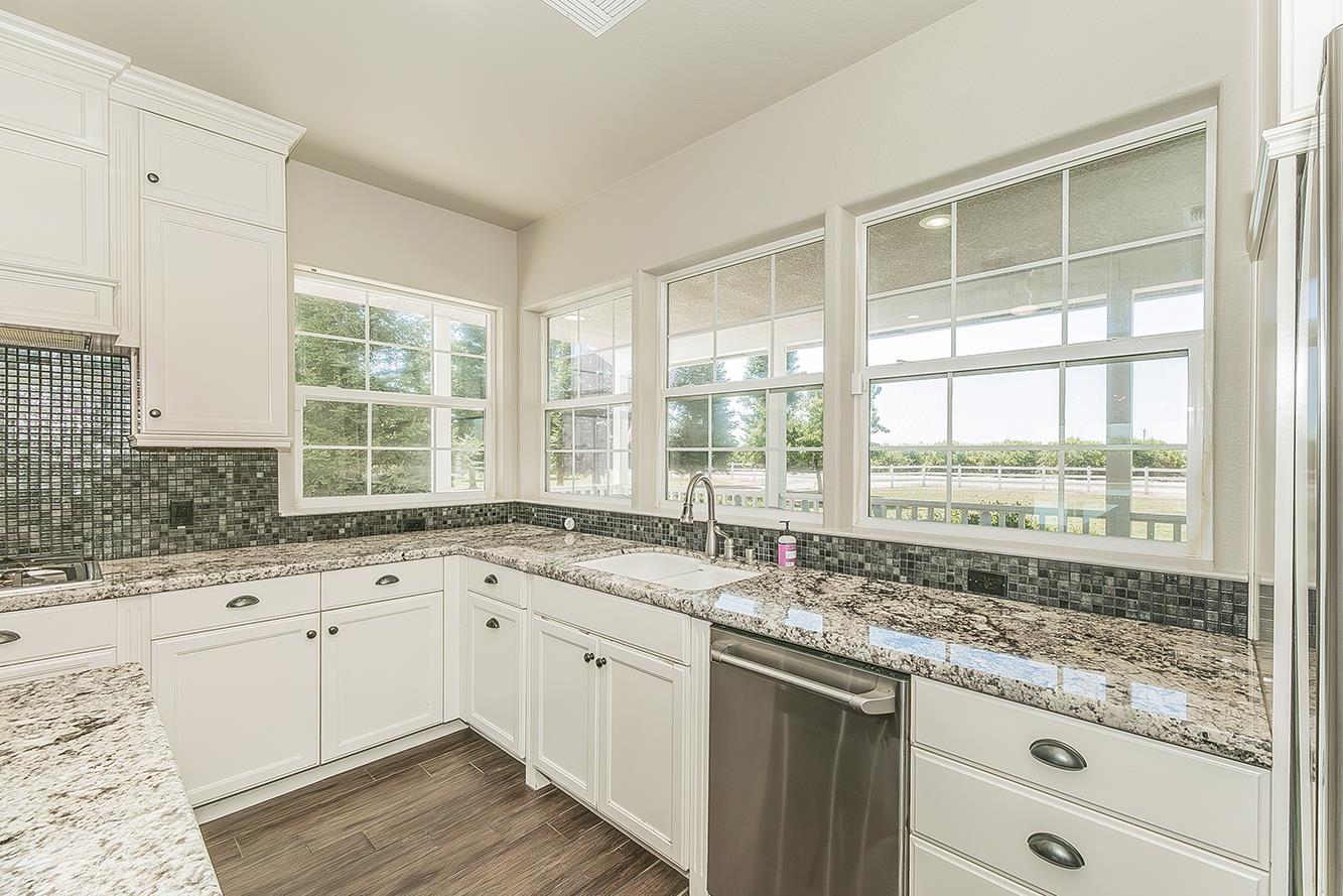 4350 Navelencia Ave, Reedley, CA 93654