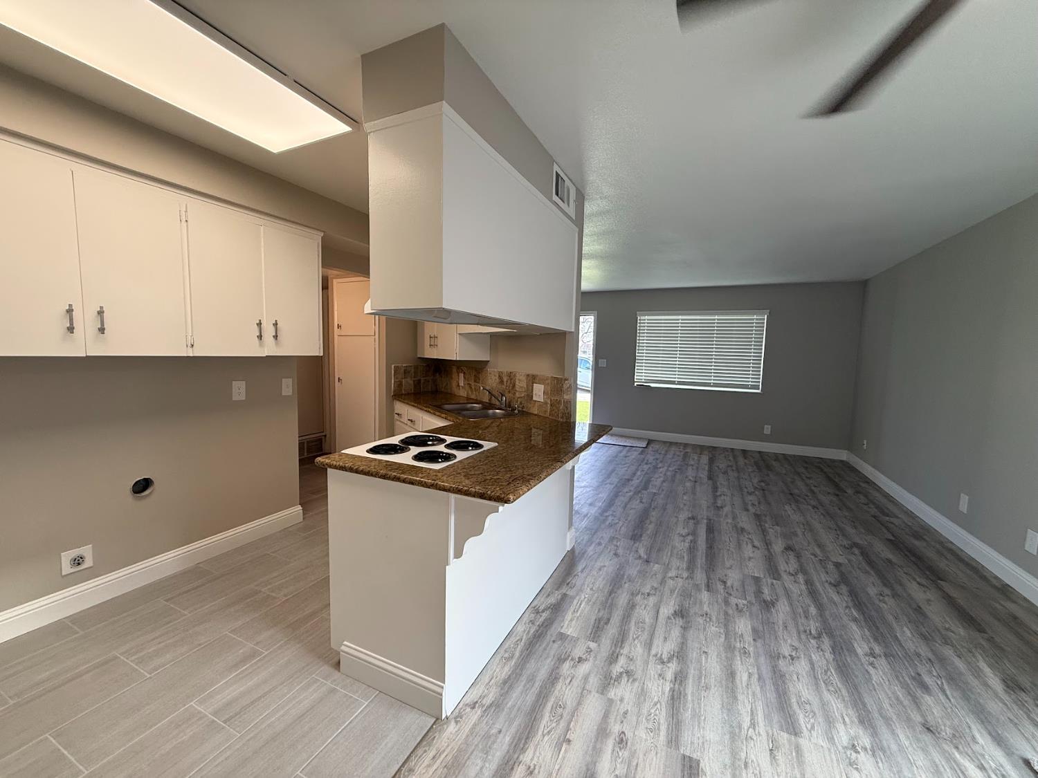 1205 F St, Reedley, CA 93654