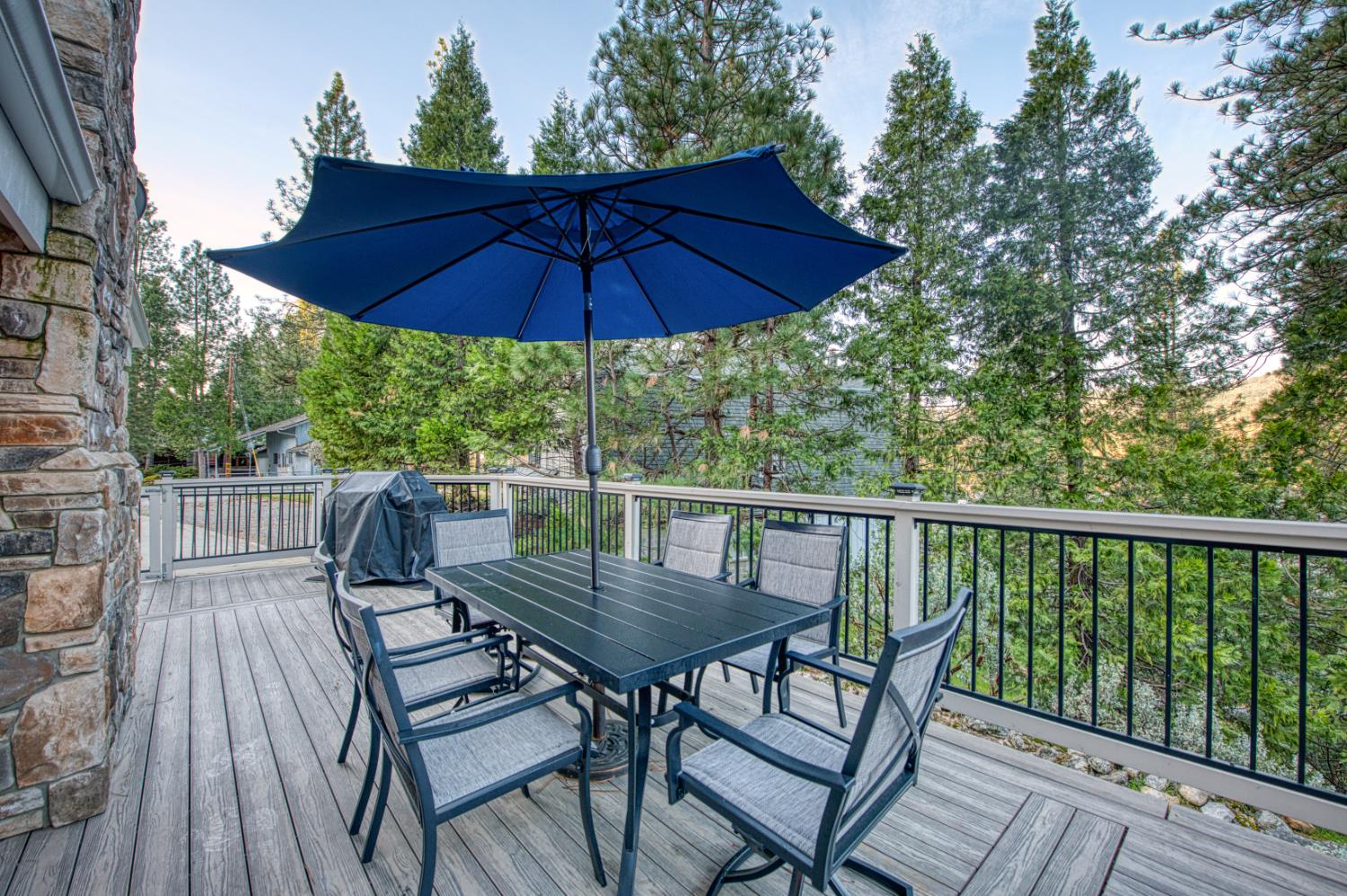 37748 Marina View Drive, Bass Lake, CA 93604