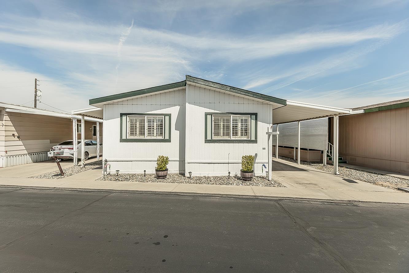 1551 6th Ave #35, Kingsburg, CA 93631