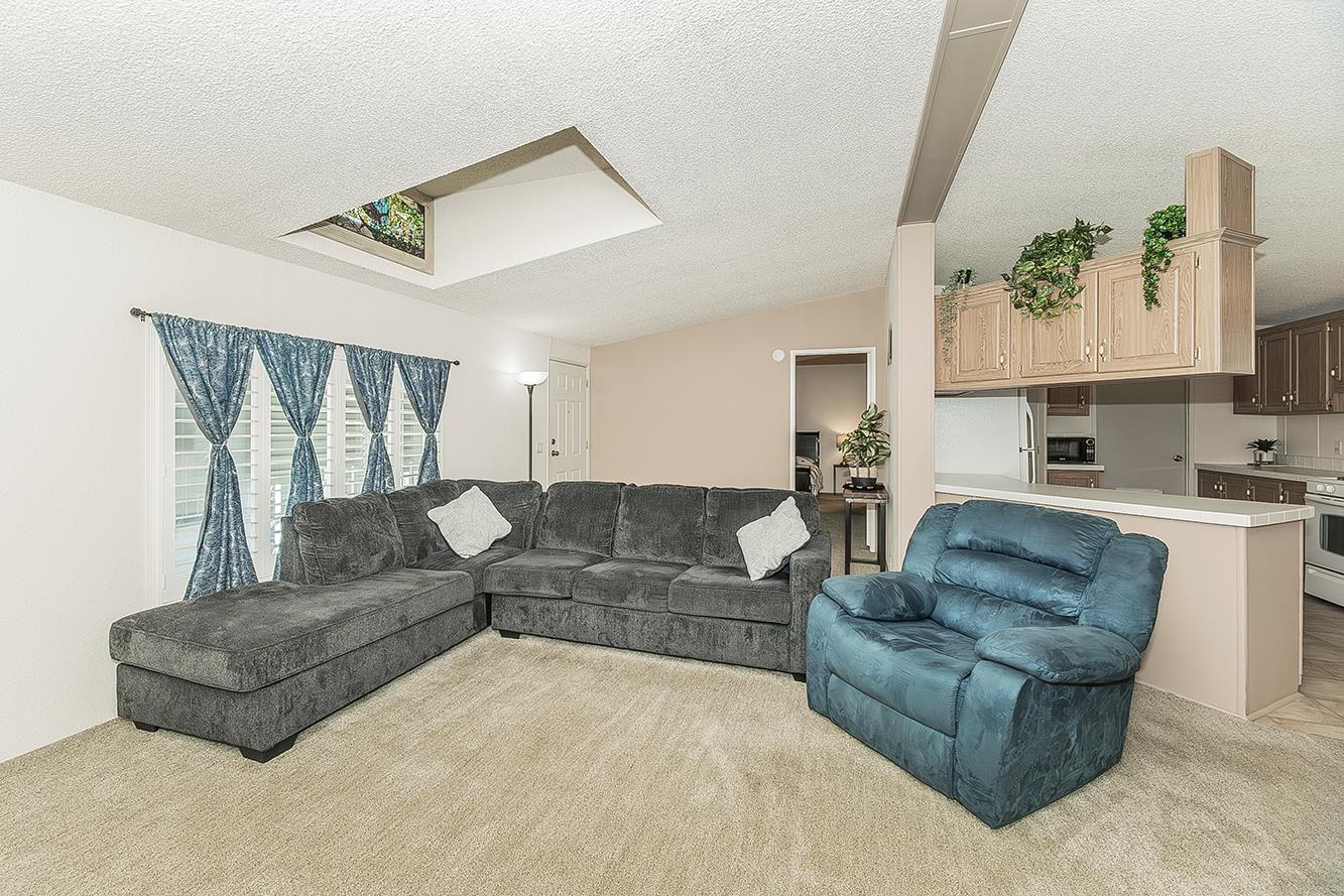 1551 6th Ave #35, Kingsburg, CA 93631