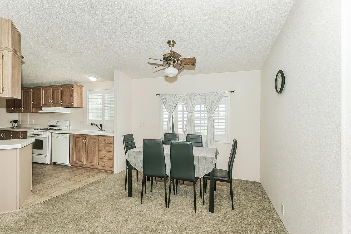 1551 6th Ave #35, Kingsburg, CA 93631