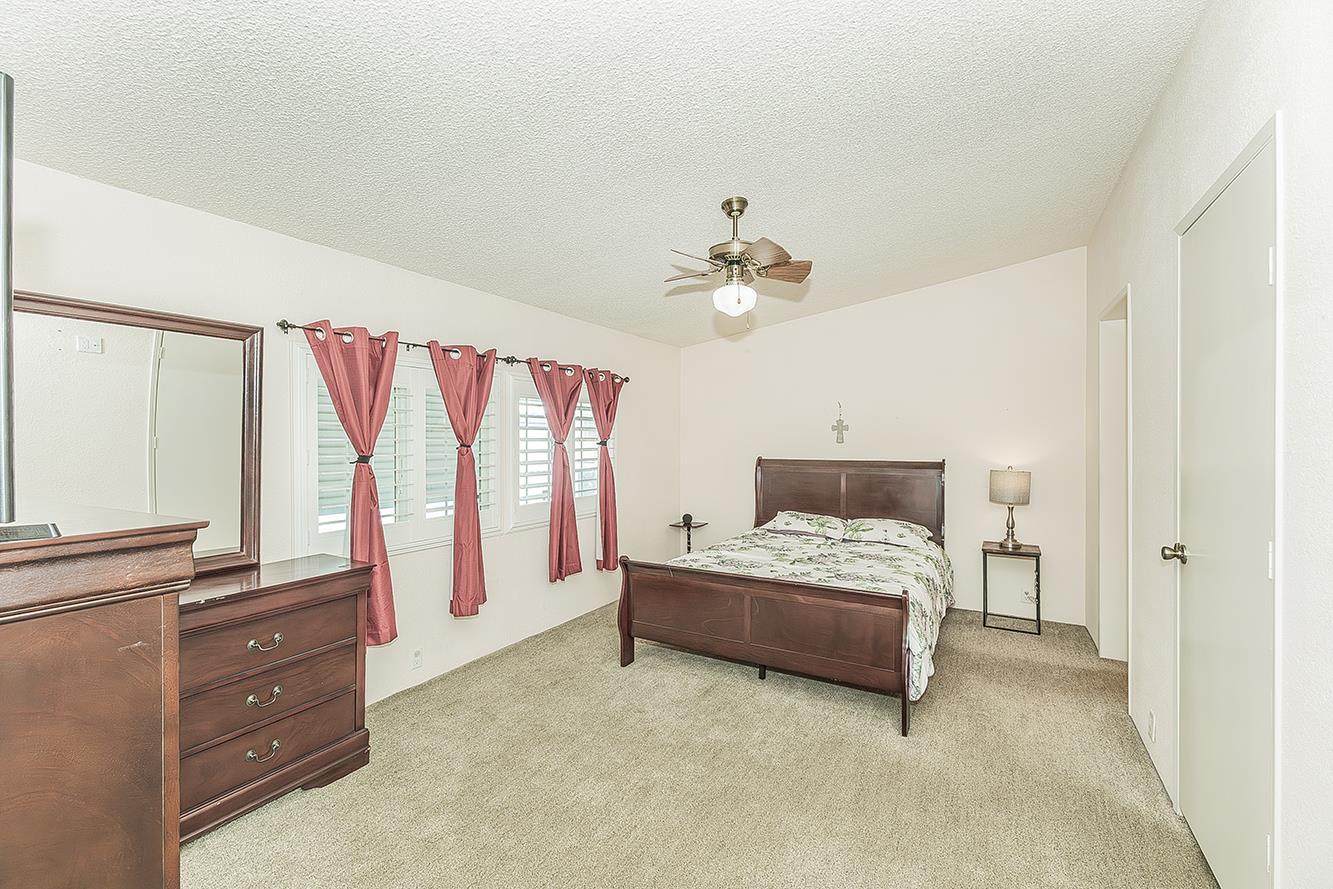 1551 6th Ave #35, Kingsburg, CA 93631