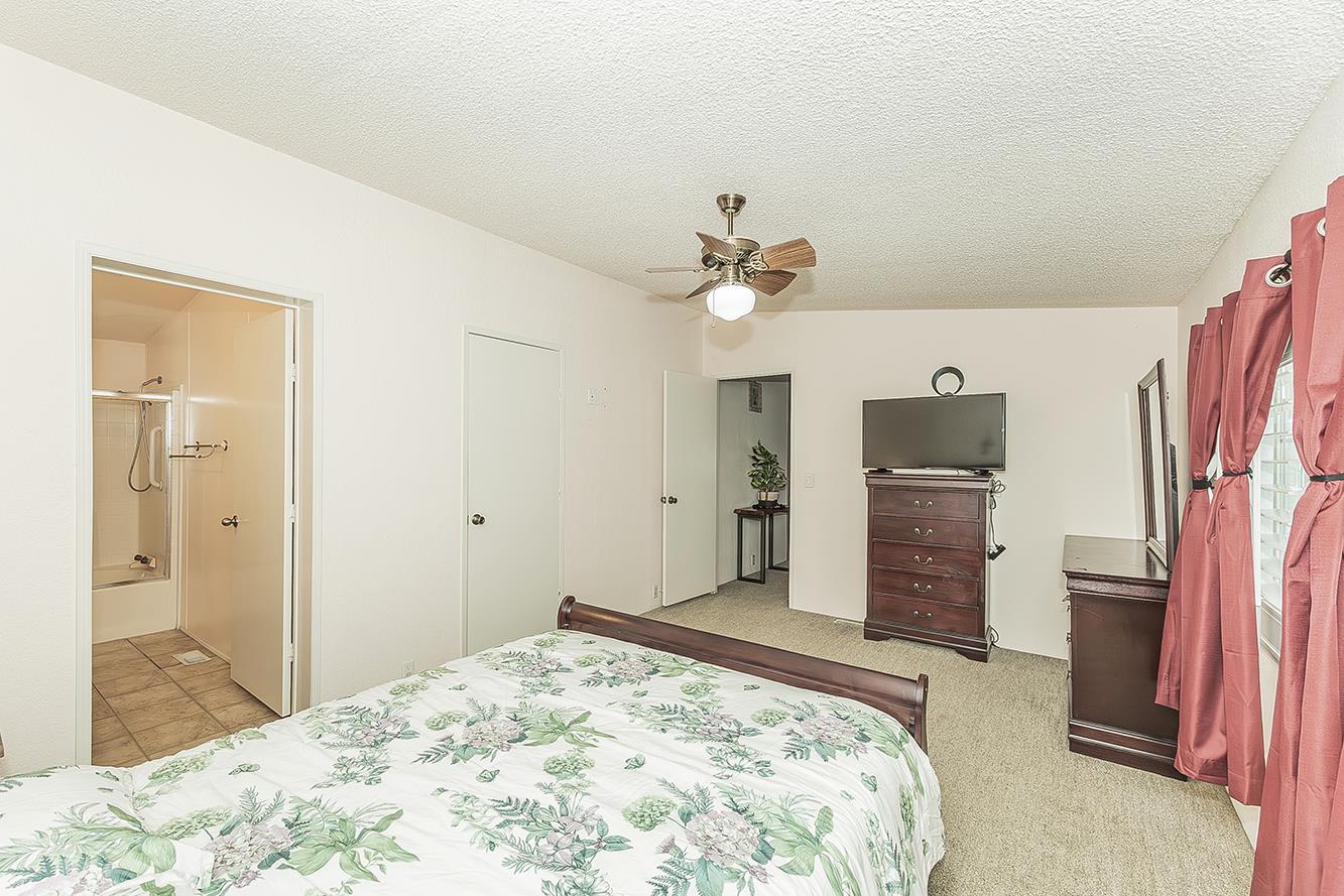 1551 6th Ave #35, Kingsburg, CA 93631