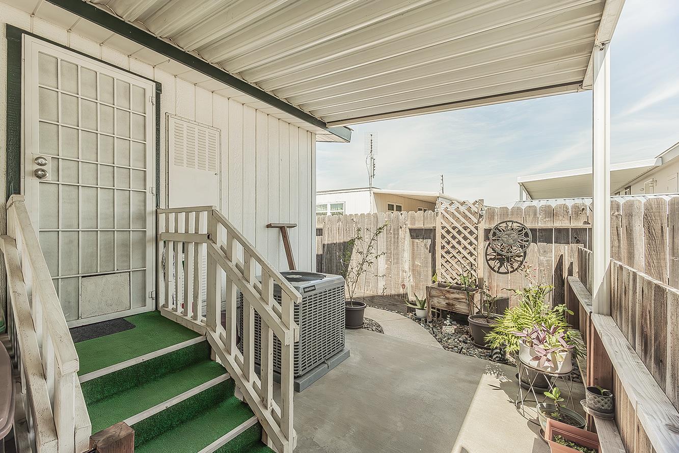 1551 6th Ave #35, Kingsburg, CA 93631