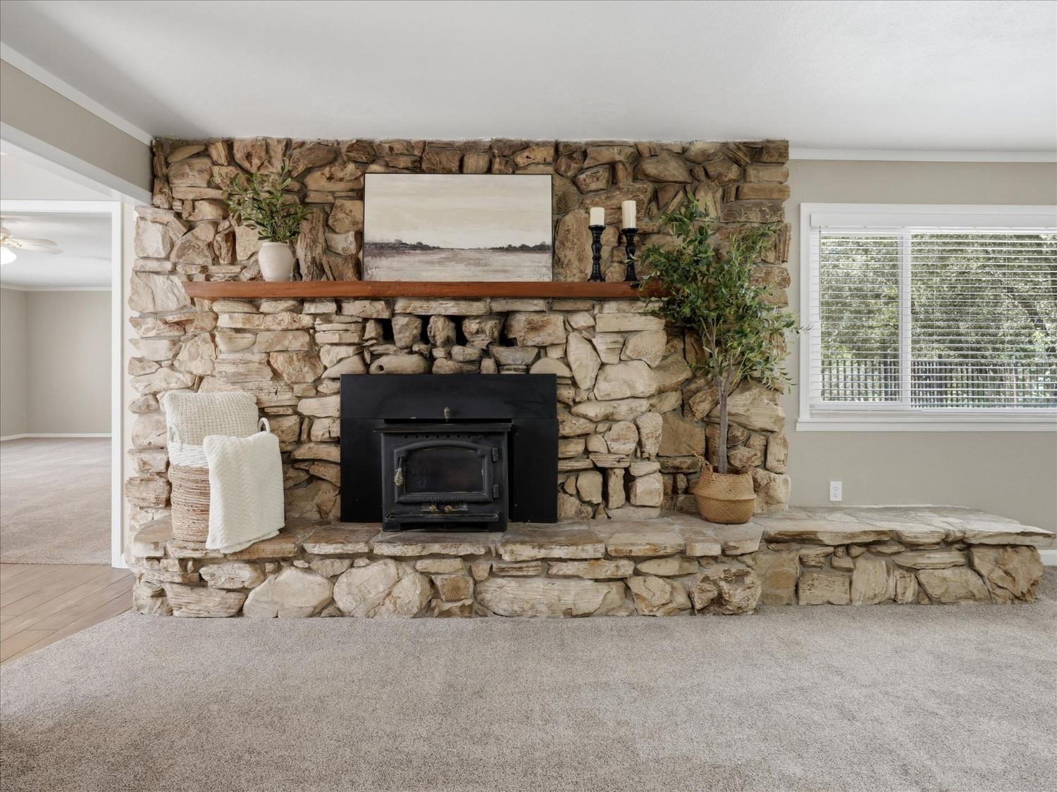 49020 Manzanita Rd, Oakhurst, CA 93644