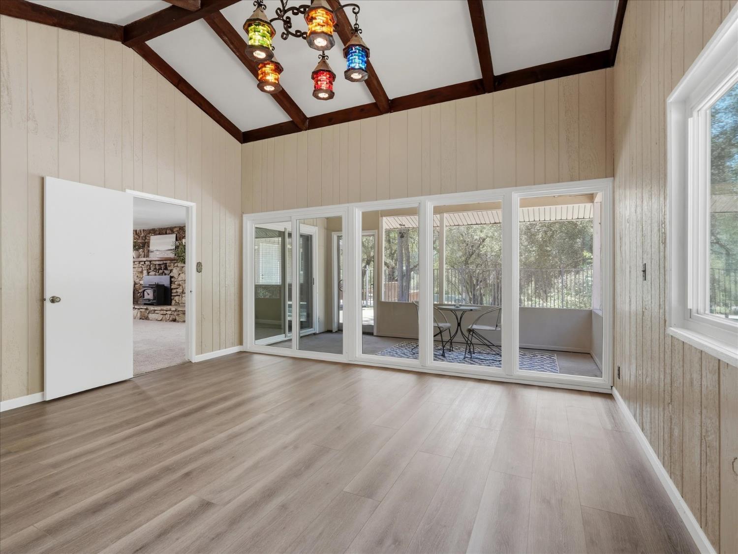 49020 Manzanita Rd, Oakhurst, CA 93644