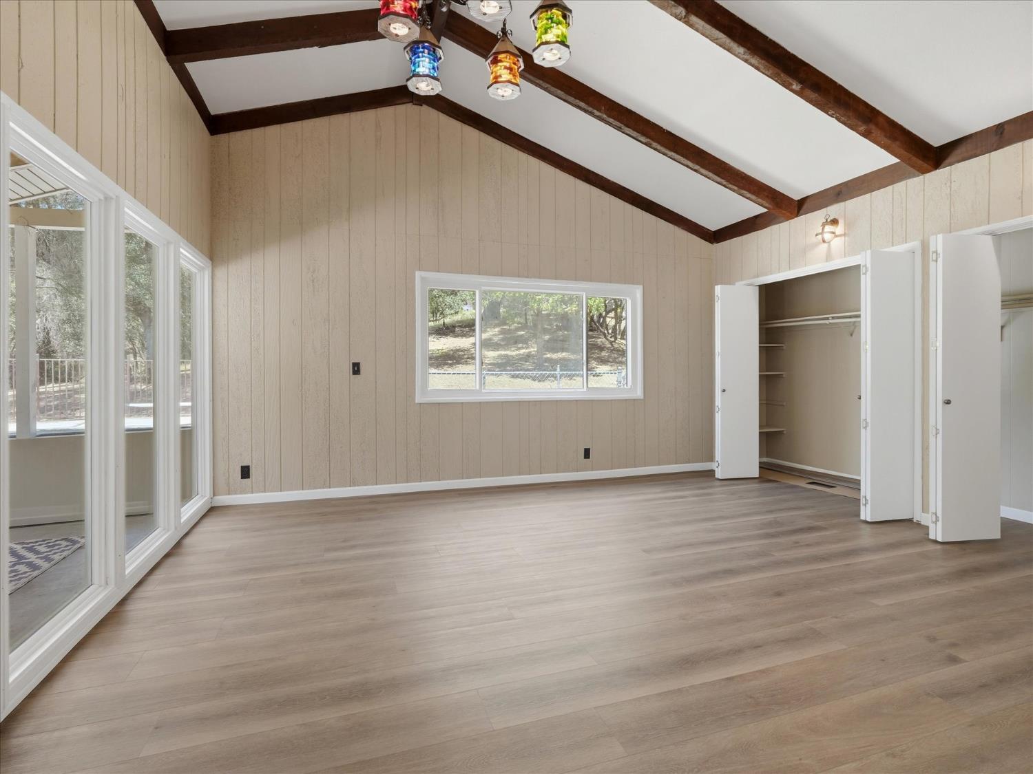 49020 Manzanita Rd, Oakhurst, CA 93644