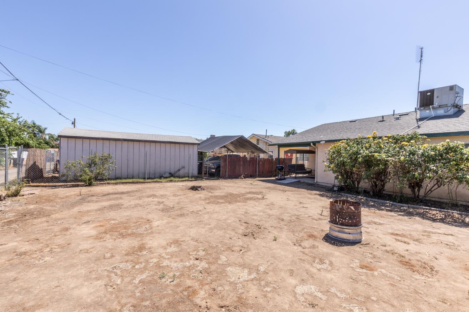 366 N Perry Ave, Dinuba, CA 93618