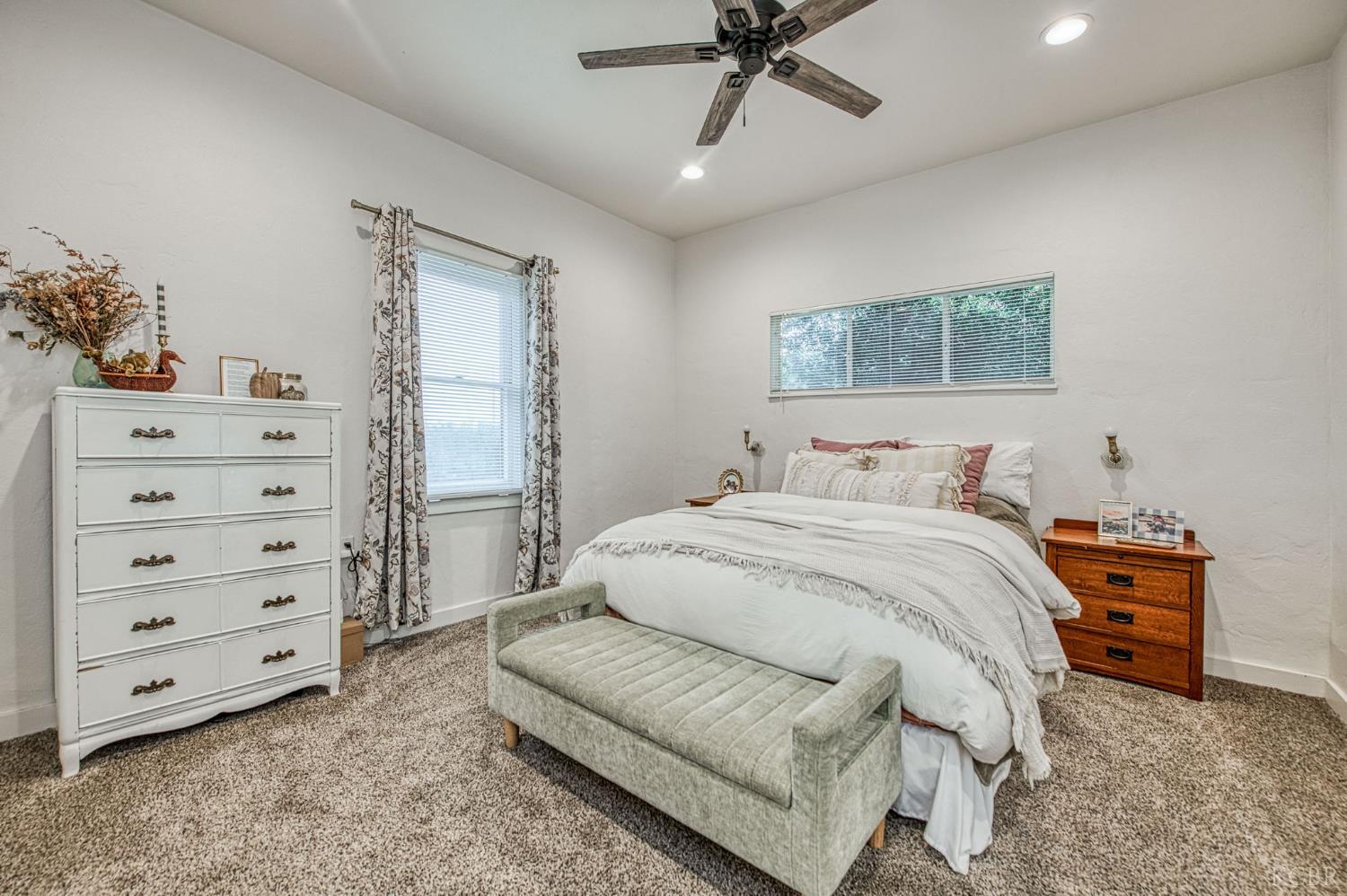 343 6th Avenue Dr, Kingsburg, CA 93631