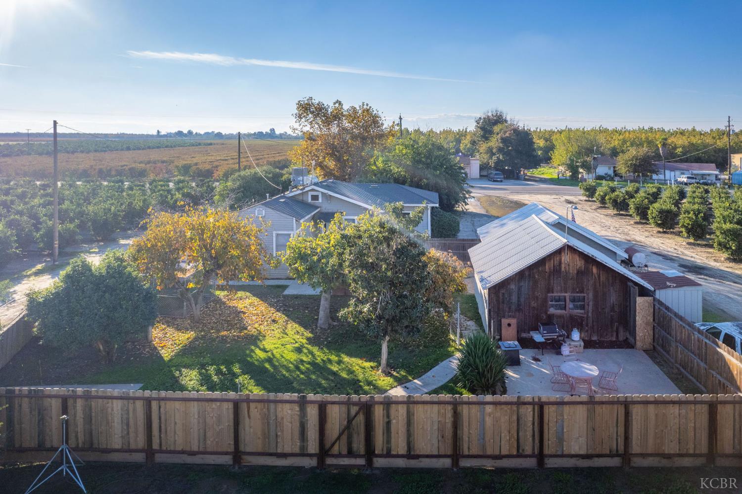 343 6th Avenue Dr, Kingsburg, CA 93631