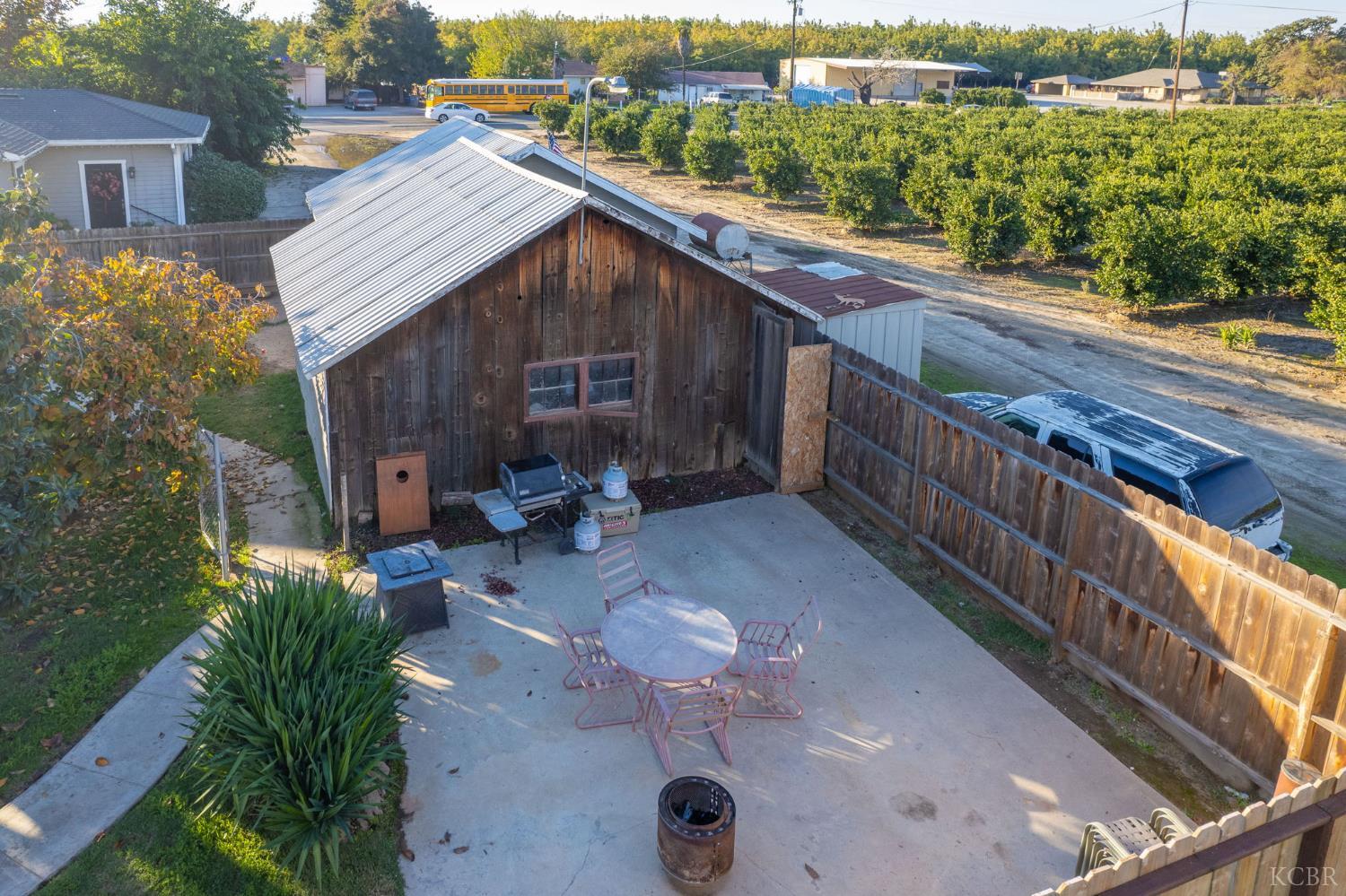 343 6th Avenue Dr, Kingsburg, CA 93631