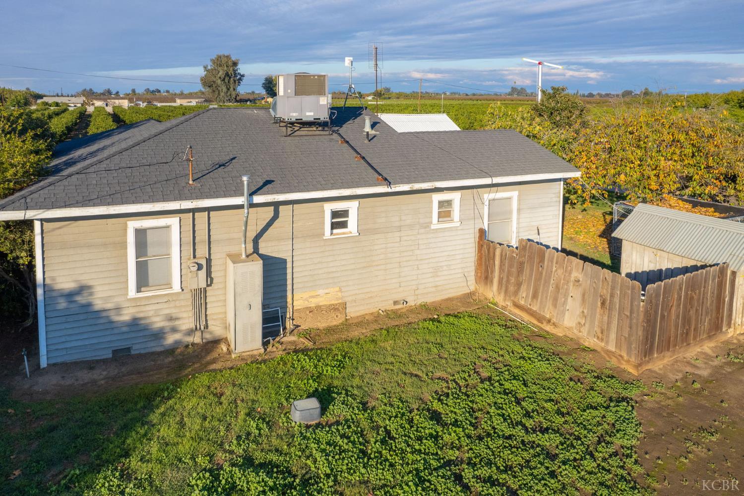 343 6th Avenue Dr, Kingsburg, CA 93631
