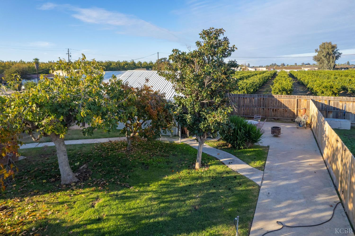 343 6th Avenue Dr, Kingsburg, CA 93631