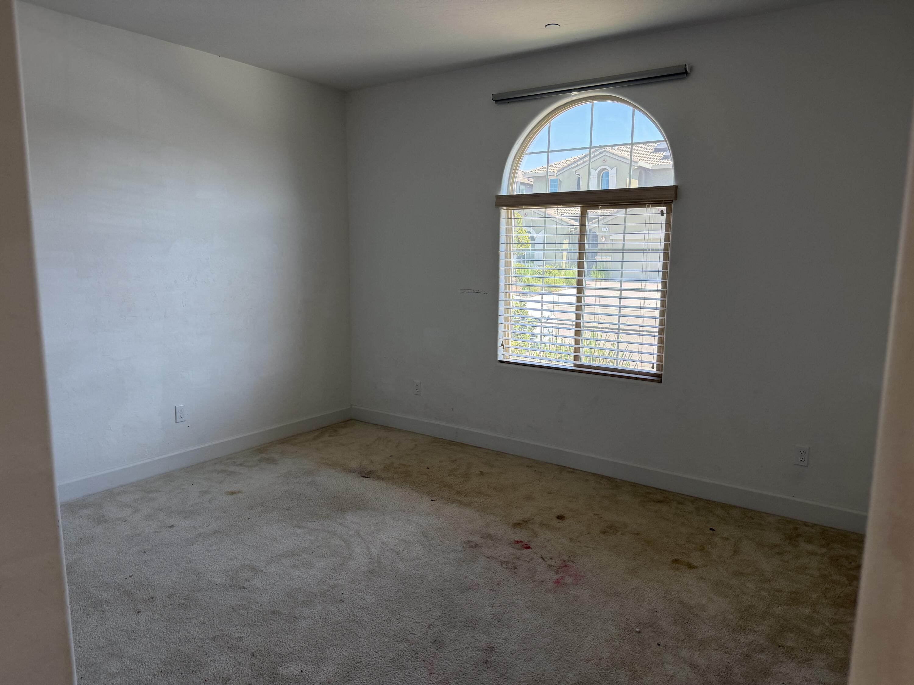 187 Emperor Way, Dinuba, CA 93618