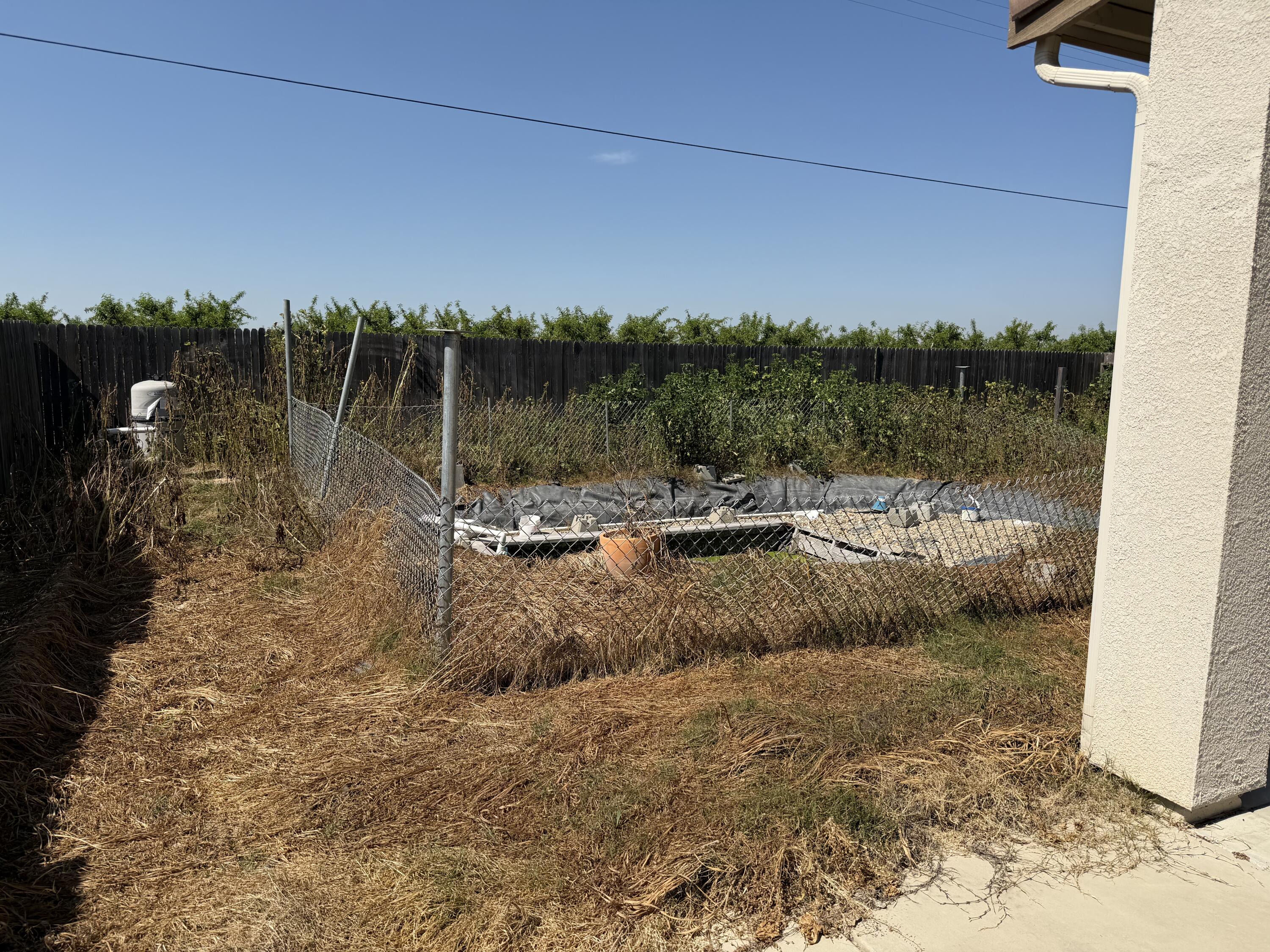 187 Emperor Way, Dinuba, CA 93618